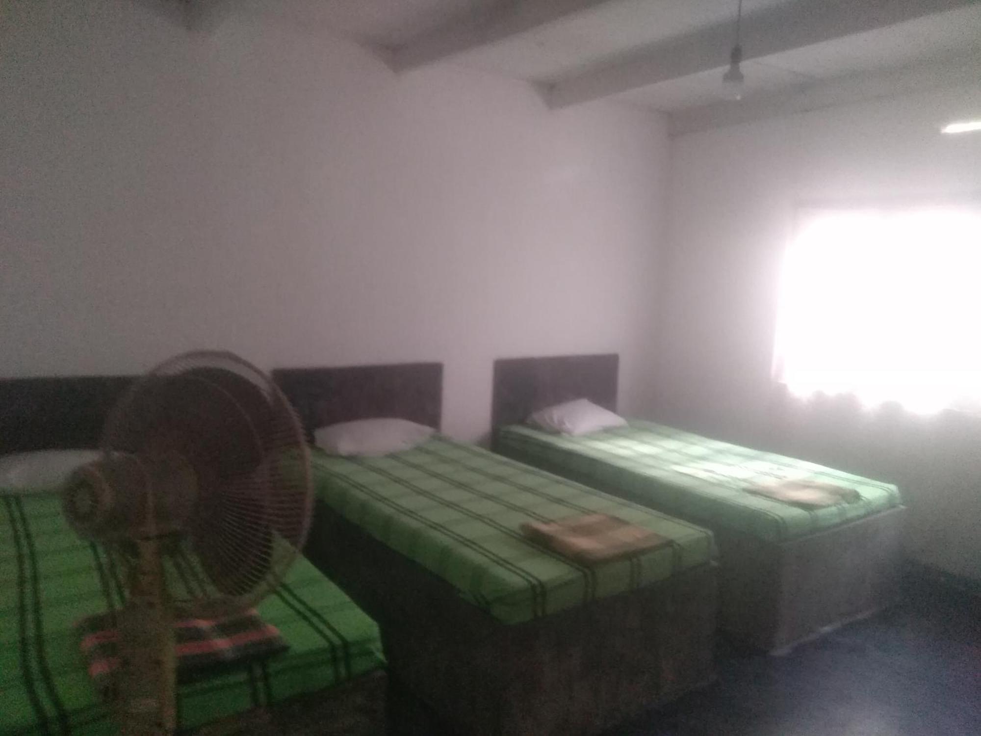 Sinharaja Hostel 114 Deniyaya Phòng bức ảnh
